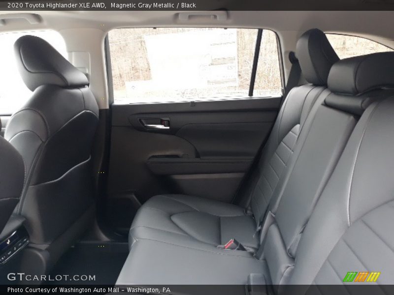 Magnetic Gray Metallic / Black 2020 Toyota Highlander XLE AWD