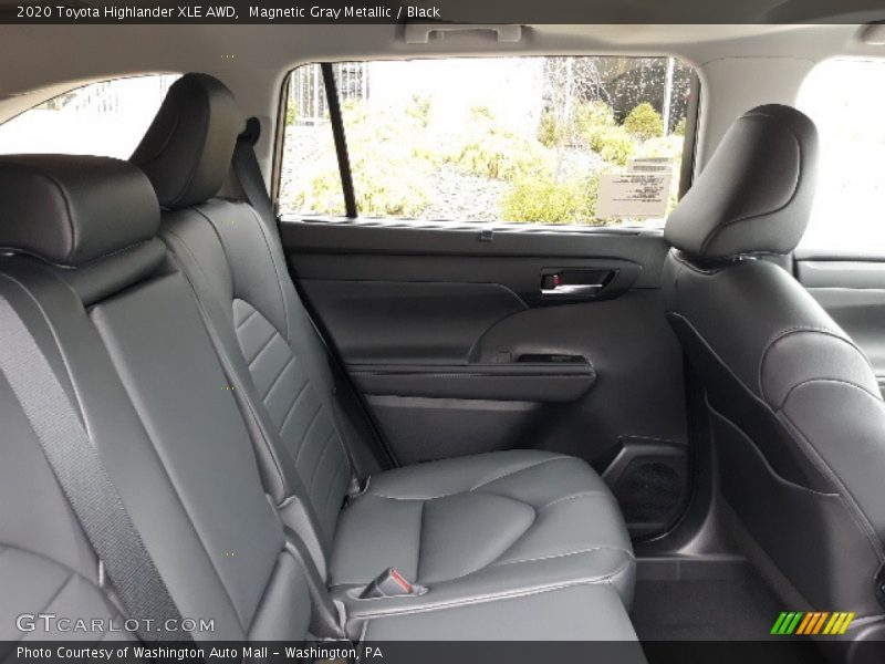 Magnetic Gray Metallic / Black 2020 Toyota Highlander XLE AWD