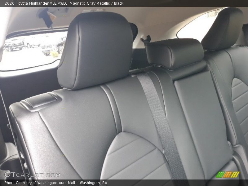 Magnetic Gray Metallic / Black 2020 Toyota Highlander XLE AWD