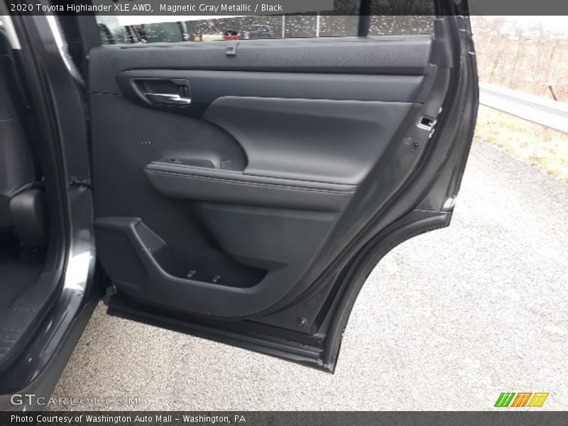 Magnetic Gray Metallic / Black 2020 Toyota Highlander XLE AWD