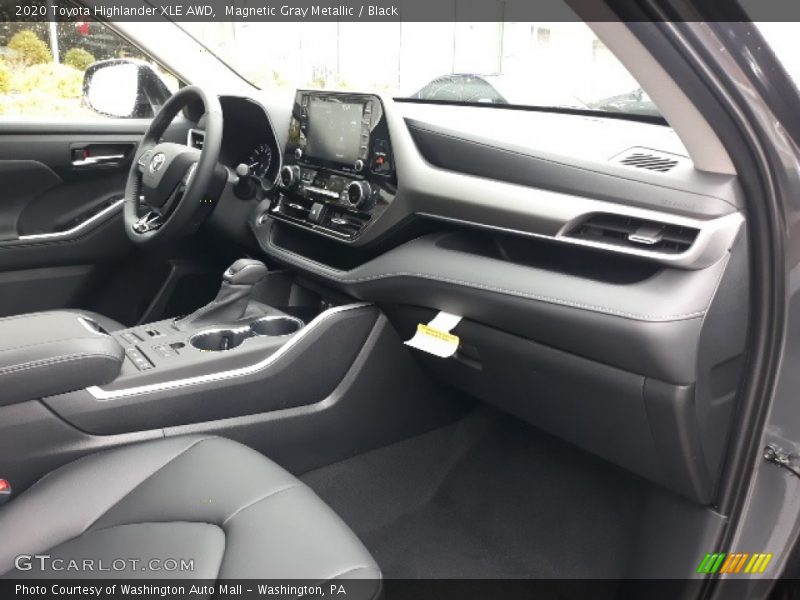 Magnetic Gray Metallic / Black 2020 Toyota Highlander XLE AWD
