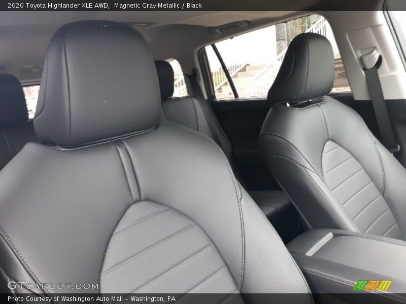 Magnetic Gray Metallic / Black 2020 Toyota Highlander XLE AWD
