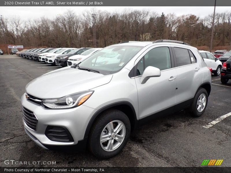 Front 3/4 View of 2020 Trax LT AWD