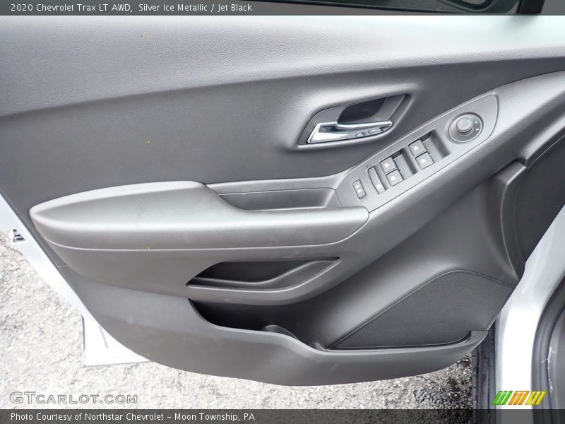 Silver Ice Metallic / Jet Black 2020 Chevrolet Trax LT AWD