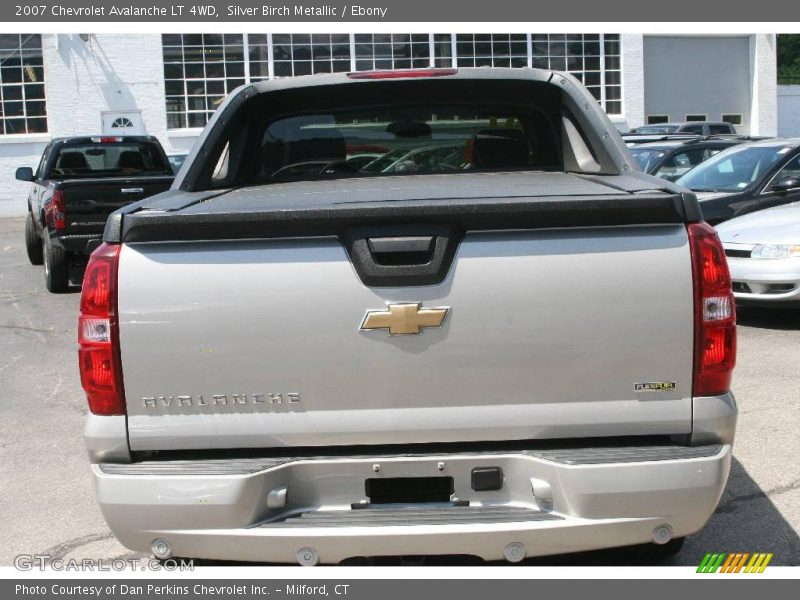 Silver Birch Metallic / Ebony 2007 Chevrolet Avalanche LT 4WD