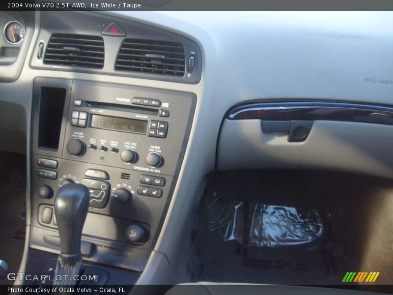 Ice White / Taupe 2004 Volvo V70 2.5T AWD