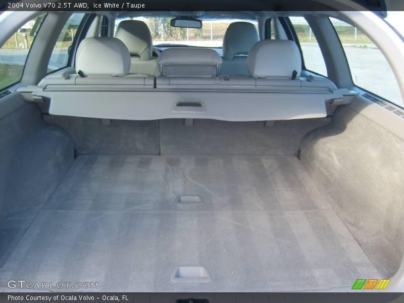Ice White / Taupe 2004 Volvo V70 2.5T AWD