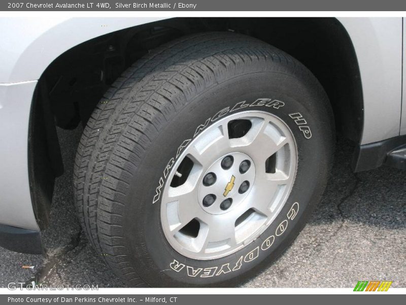 Silver Birch Metallic / Ebony 2007 Chevrolet Avalanche LT 4WD
