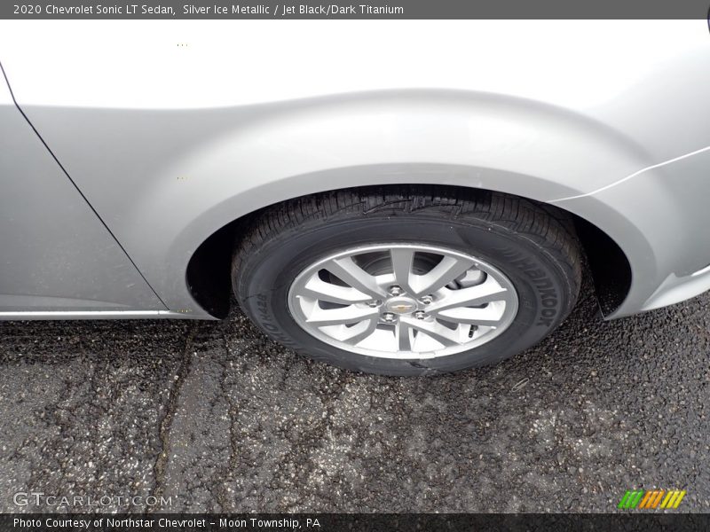 Silver Ice Metallic / Jet Black/Dark Titanium 2020 Chevrolet Sonic LT Sedan