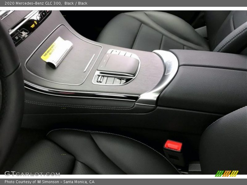 Black / Black 2020 Mercedes-Benz GLC 300