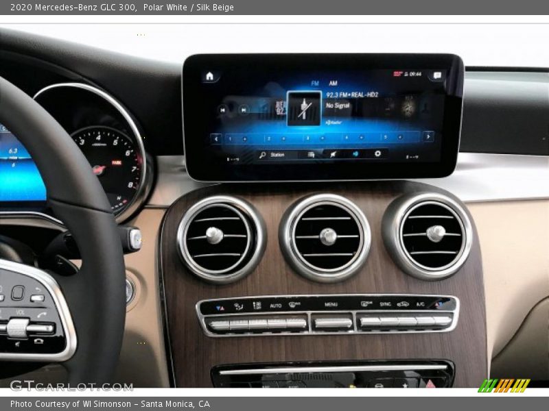 Polar White / Silk Beige 2020 Mercedes-Benz GLC 300