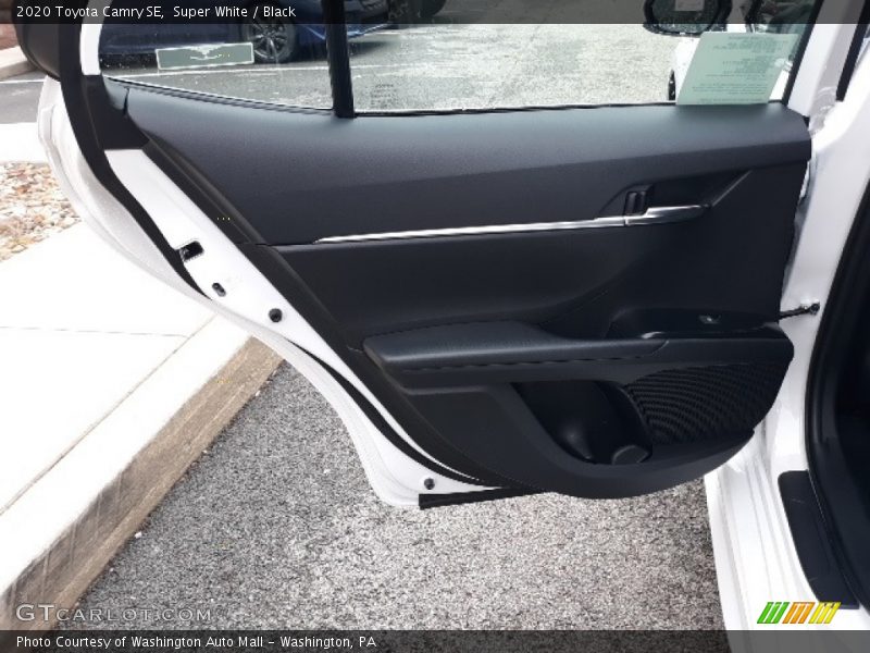 Super White / Black 2020 Toyota Camry SE