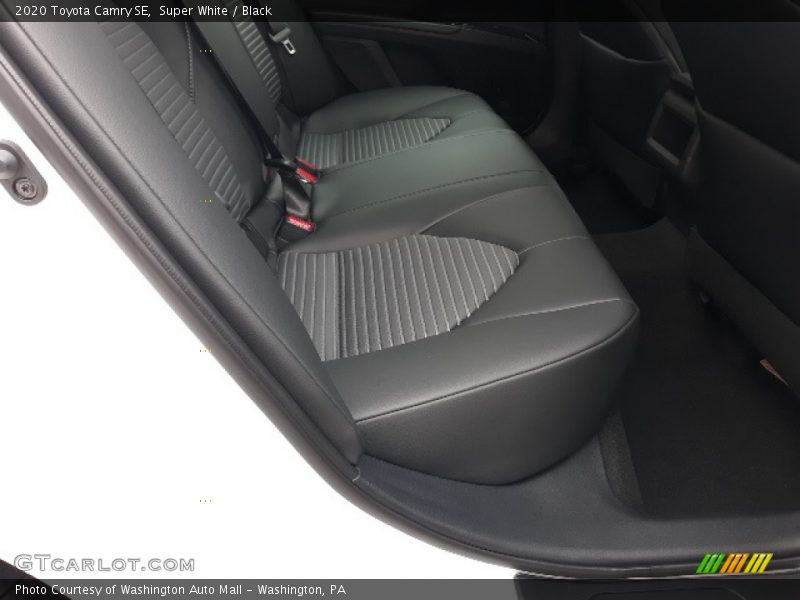 Super White / Black 2020 Toyota Camry SE