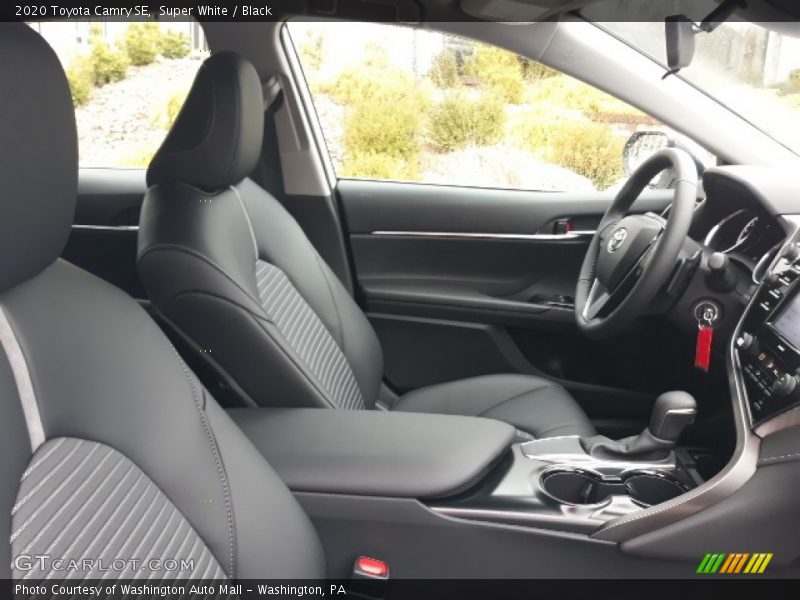 Super White / Black 2020 Toyota Camry SE