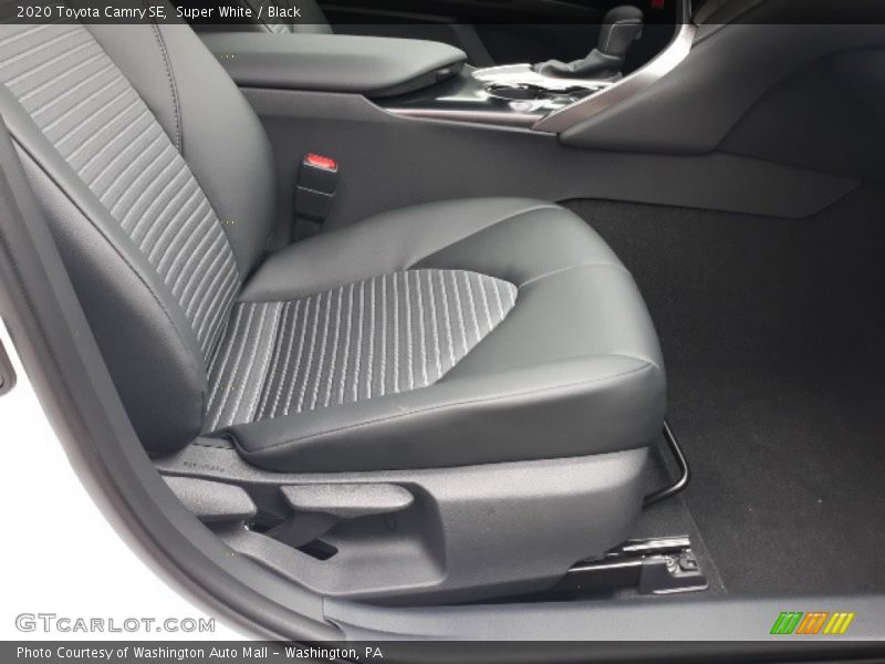 Super White / Black 2020 Toyota Camry SE