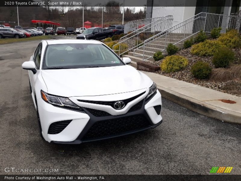 Super White / Black 2020 Toyota Camry SE