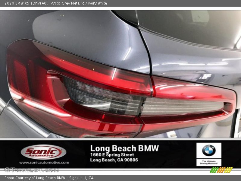 Arctic Grey Metallic / Ivory White 2020 BMW X5 sDrive40i