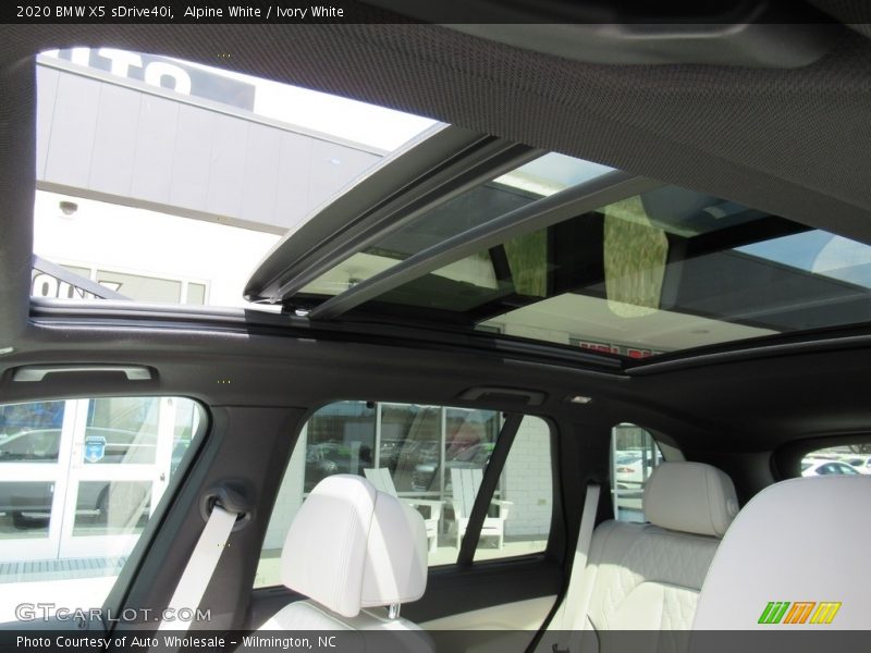 Alpine White / Ivory White 2020 BMW X5 sDrive40i