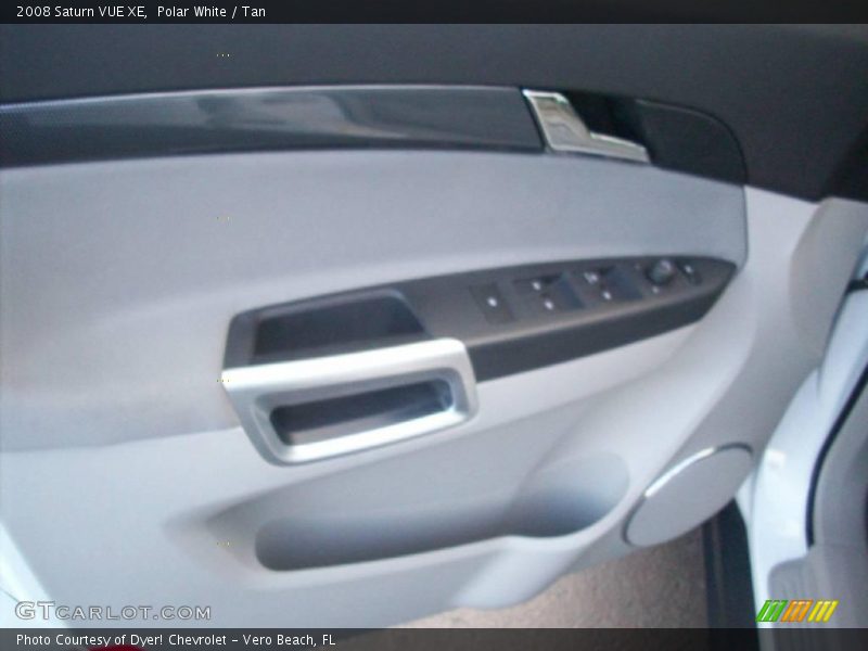 Polar White / Tan 2008 Saturn VUE XE