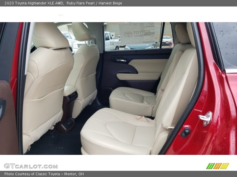 Ruby Flare Pearl / Harvest Beige 2020 Toyota Highlander XLE AWD
