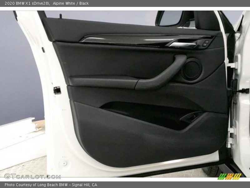 Alpine White / Black 2020 BMW X1 sDrive28i
