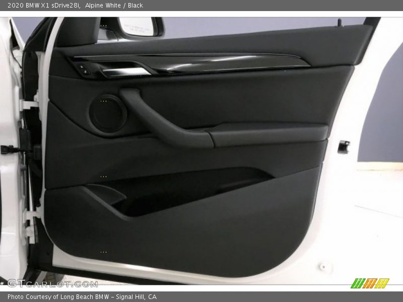 Alpine White / Black 2020 BMW X1 sDrive28i