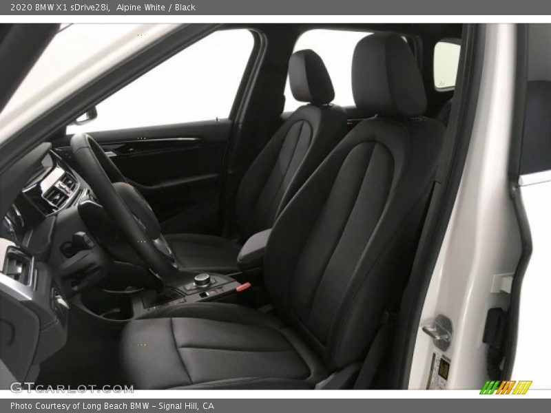 Alpine White / Black 2020 BMW X1 sDrive28i