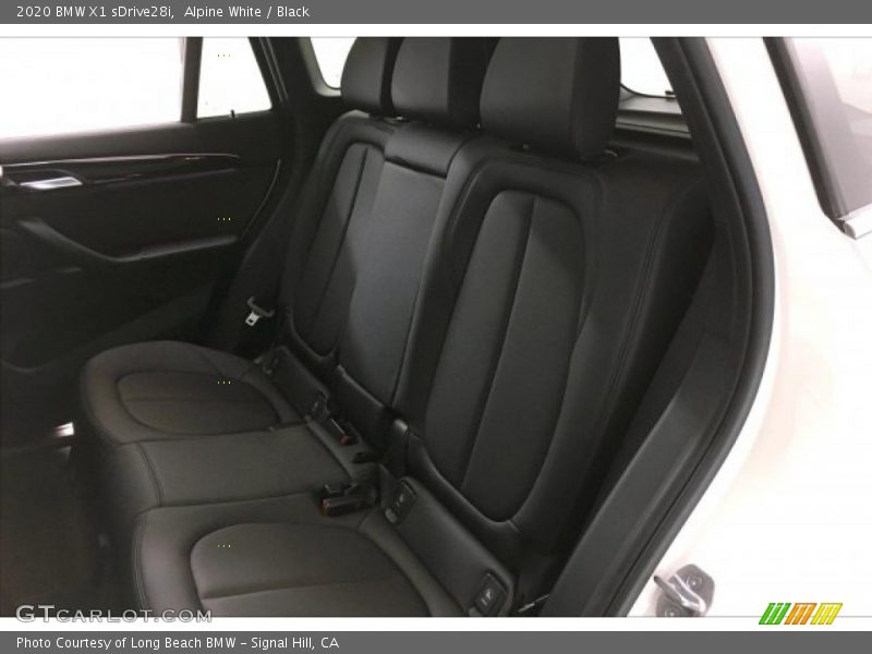 Alpine White / Black 2020 BMW X1 sDrive28i