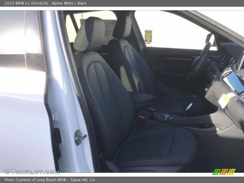 Alpine White / Black 2020 BMW X1 sDrive28i