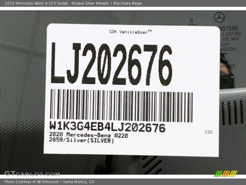 Mojave Silver Metallic / Macchiato Beige 2020 Mercedes-Benz A 220 Sedan