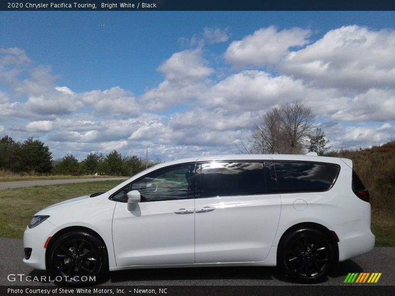 Bright White / Black 2020 Chrysler Pacifica Touring