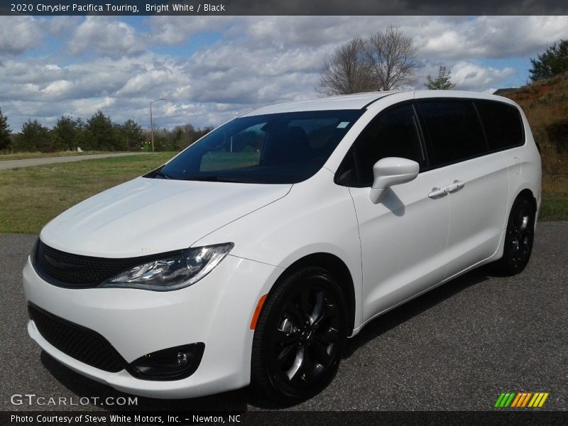 Bright White / Black 2020 Chrysler Pacifica Touring