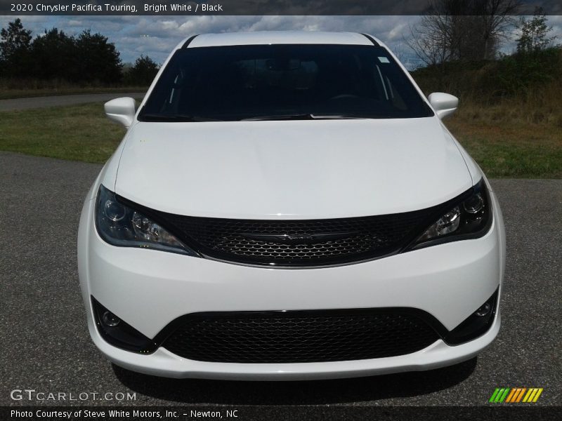 Bright White / Black 2020 Chrysler Pacifica Touring