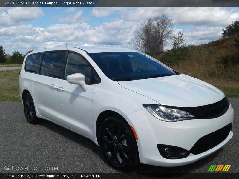 Bright White / Black 2020 Chrysler Pacifica Touring