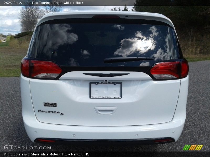 Bright White / Black 2020 Chrysler Pacifica Touring