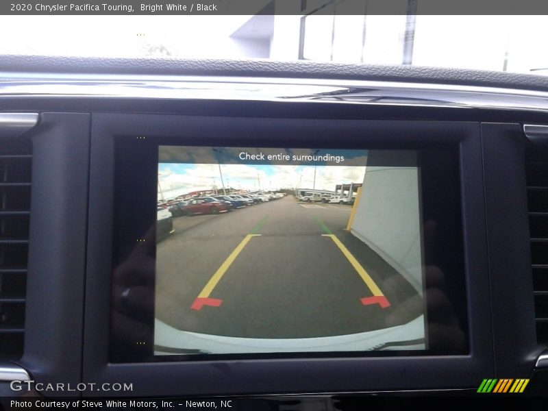 Bright White / Black 2020 Chrysler Pacifica Touring