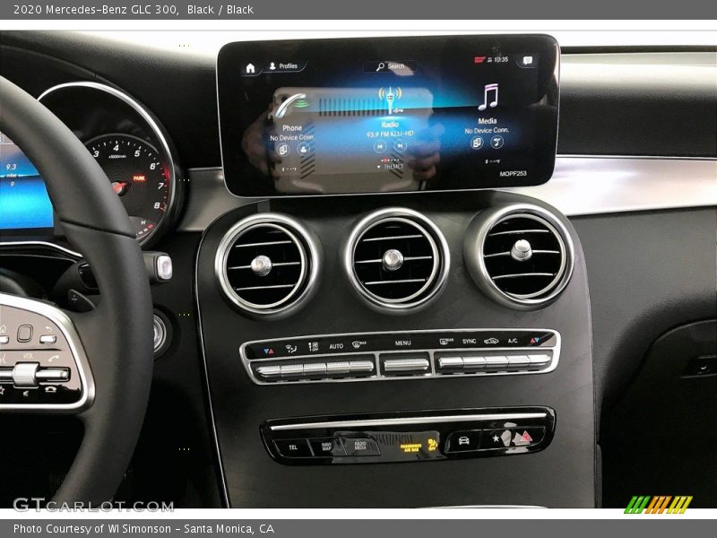 Black / Black 2020 Mercedes-Benz GLC 300