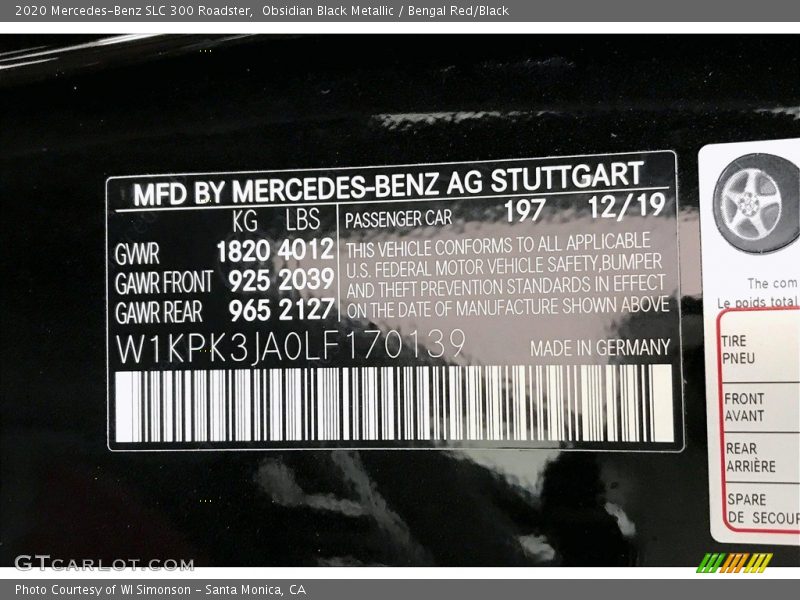 Obsidian Black Metallic / Bengal Red/Black 2020 Mercedes-Benz SLC 300 Roadster