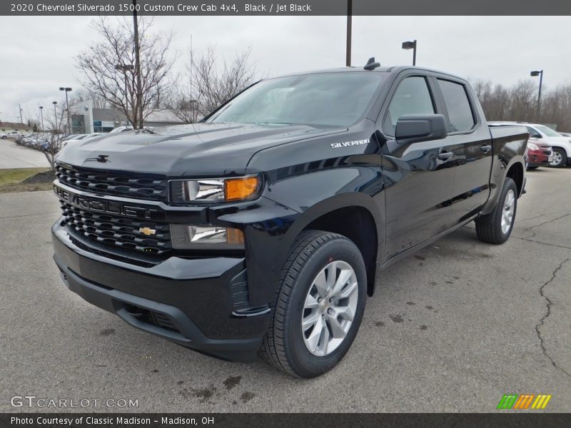 Front 3/4 View of 2020 Silverado 1500 Custom Crew Cab 4x4