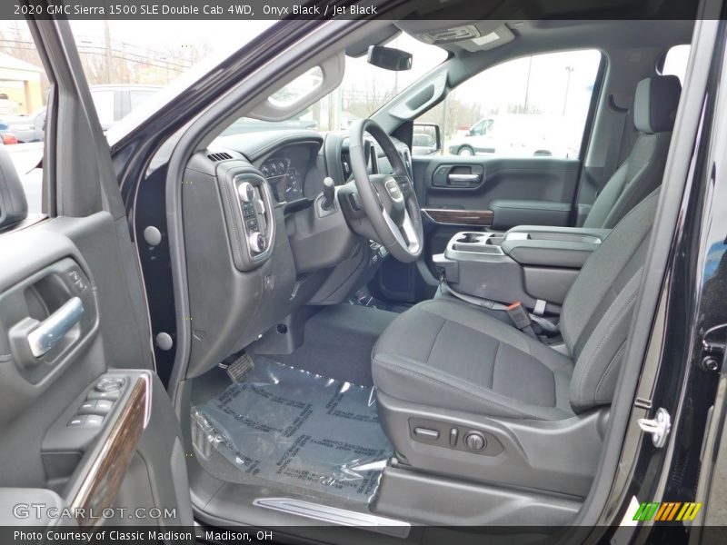 Front Seat of 2020 Sierra 1500 SLE Double Cab 4WD
