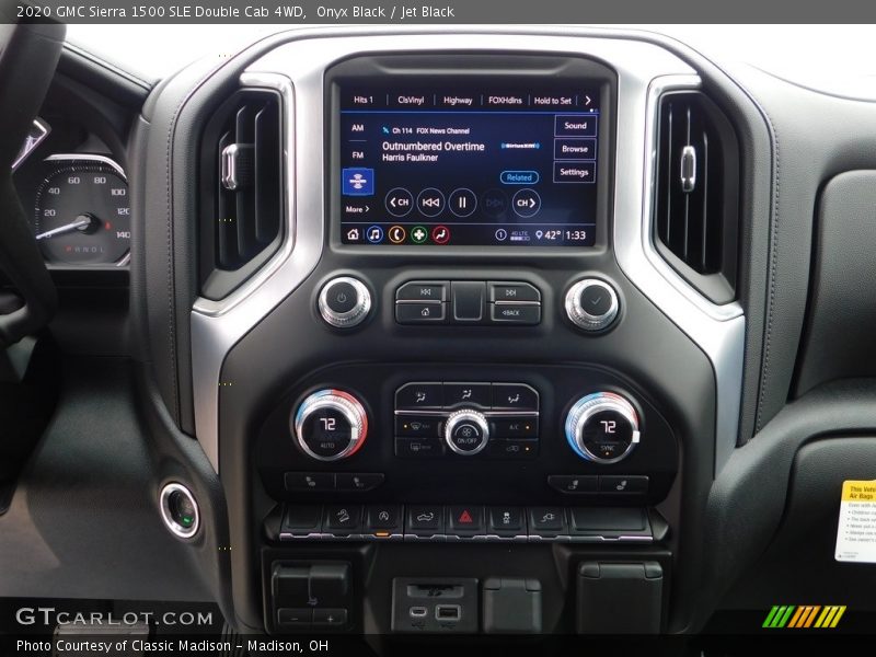 Controls of 2020 Sierra 1500 SLE Double Cab 4WD