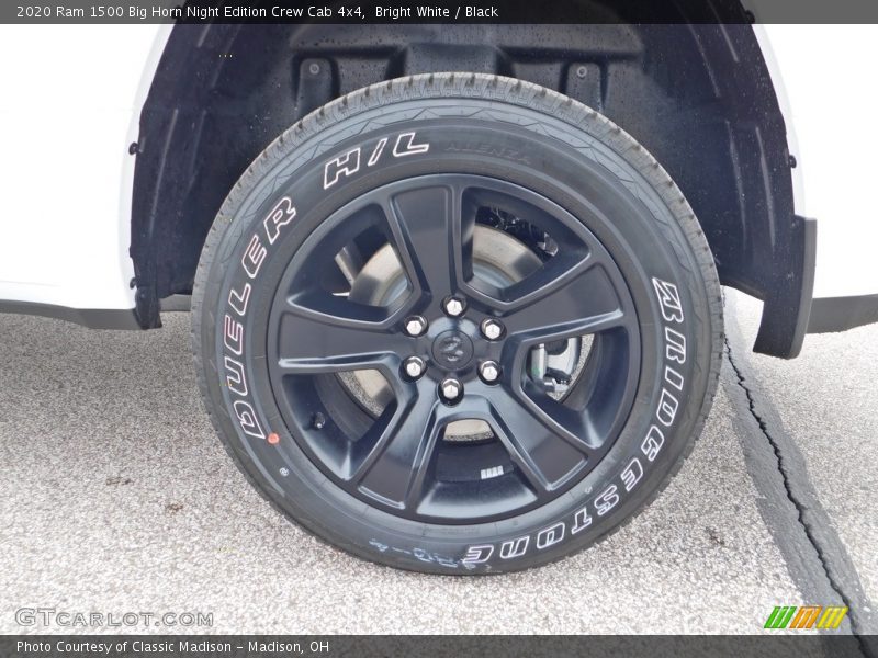 Bright White / Black 2020 Ram 1500 Big Horn Night Edition Crew Cab 4x4