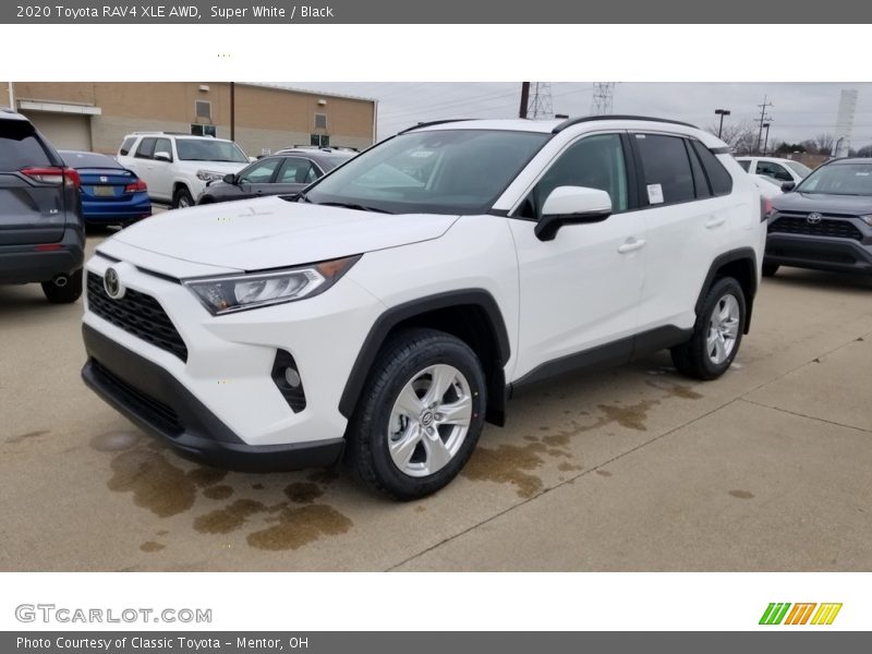 Super White / Black 2020 Toyota RAV4 XLE AWD