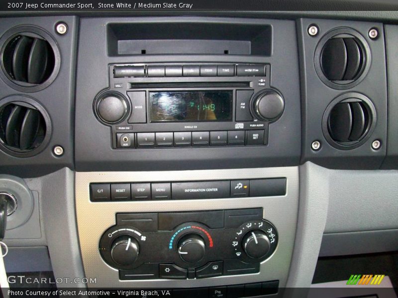 Stone White / Medium Slate Gray 2007 Jeep Commander Sport