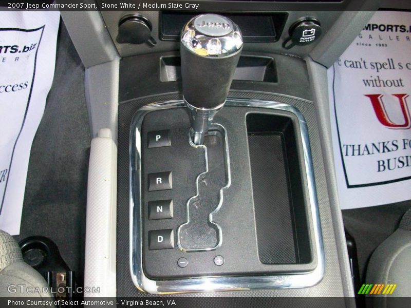 Stone White / Medium Slate Gray 2007 Jeep Commander Sport
