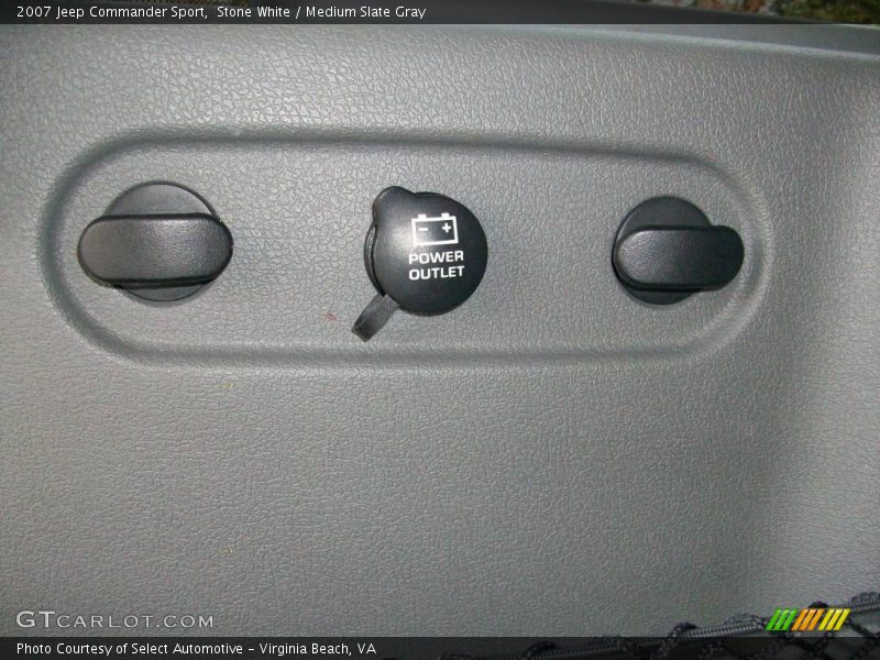 Stone White / Medium Slate Gray 2007 Jeep Commander Sport