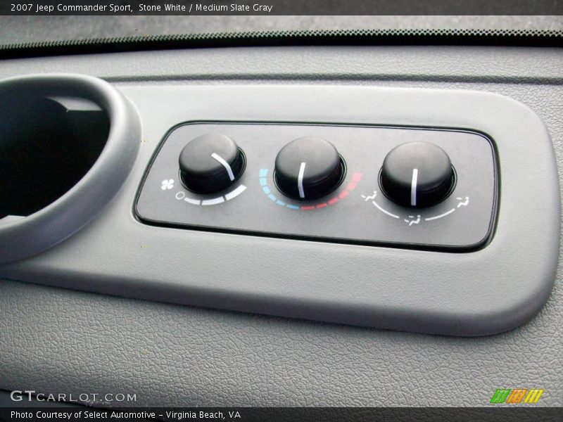 Stone White / Medium Slate Gray 2007 Jeep Commander Sport