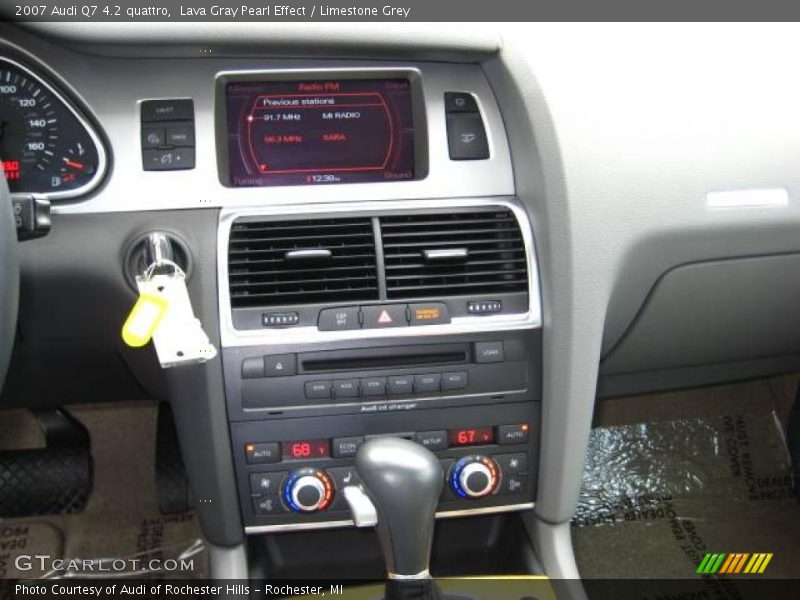 Lava Gray Pearl Effect / Limestone Grey 2007 Audi Q7 4.2 quattro