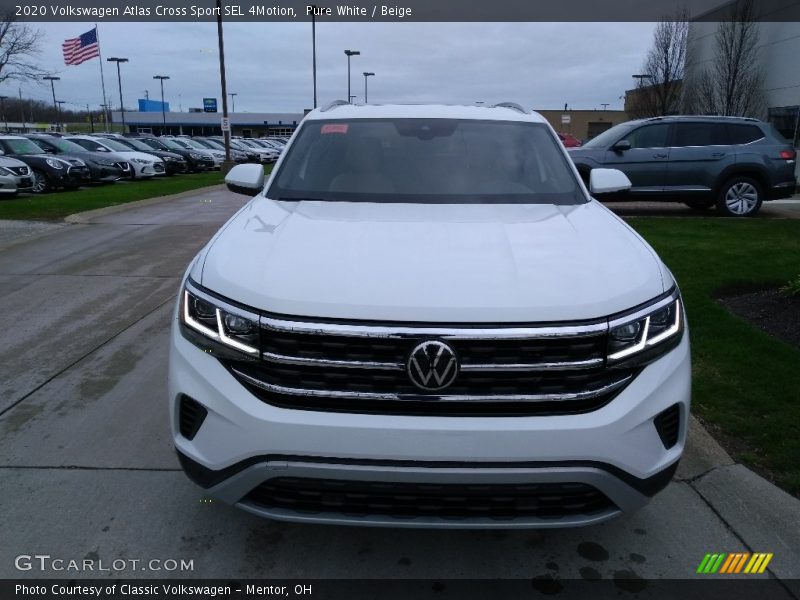 Pure White / Beige 2020 Volkswagen Atlas Cross Sport SEL 4Motion