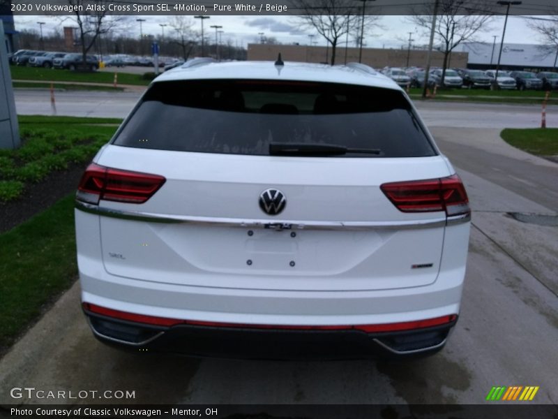 Pure White / Beige 2020 Volkswagen Atlas Cross Sport SEL 4Motion